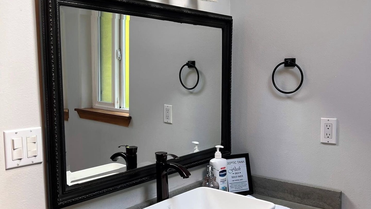 Photo of Bathroom in Eatonville