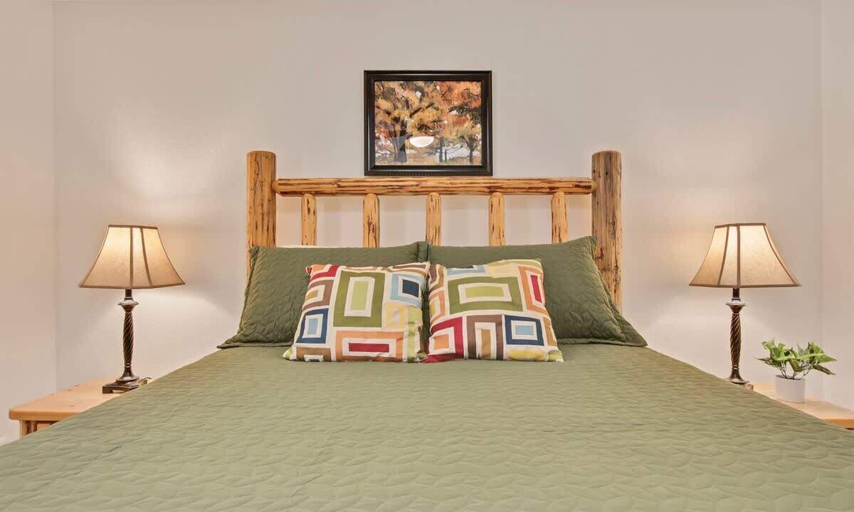 Photo of Bedroom in Cascade