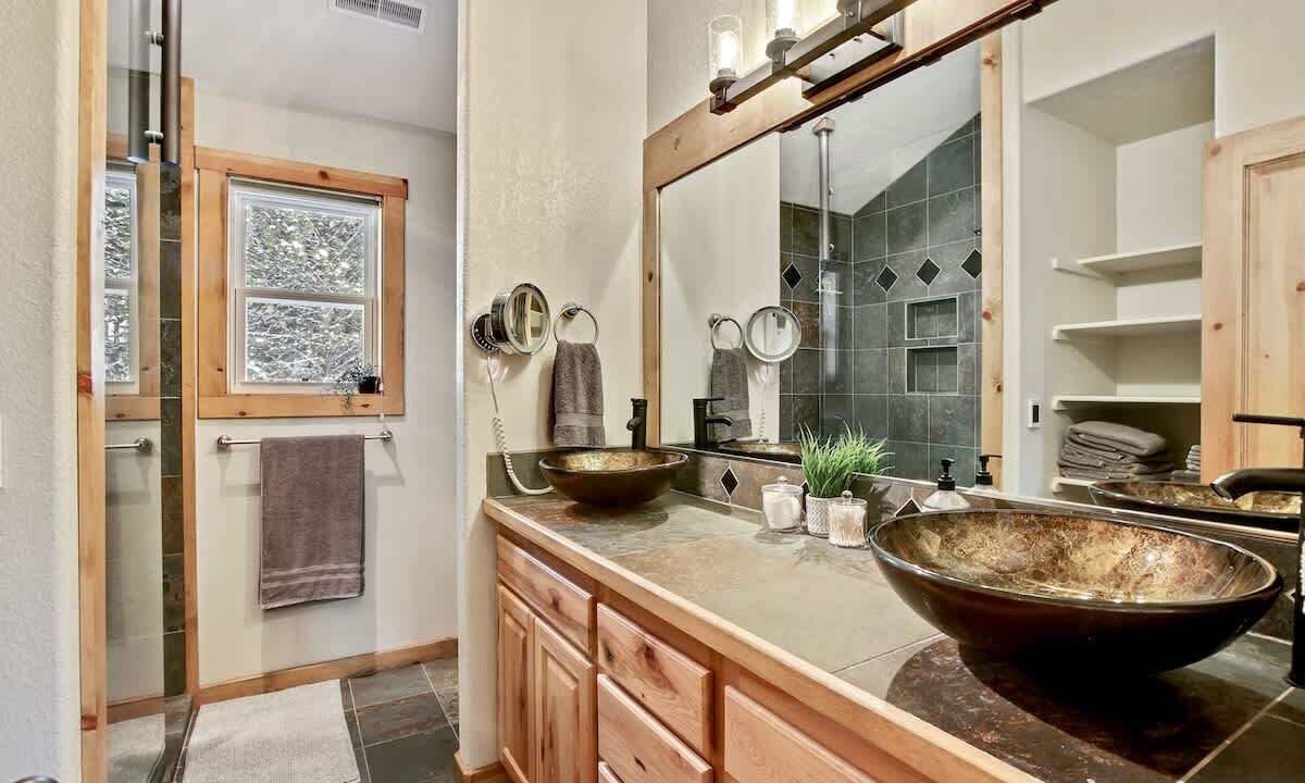 Photo of Bathroom in Cascade