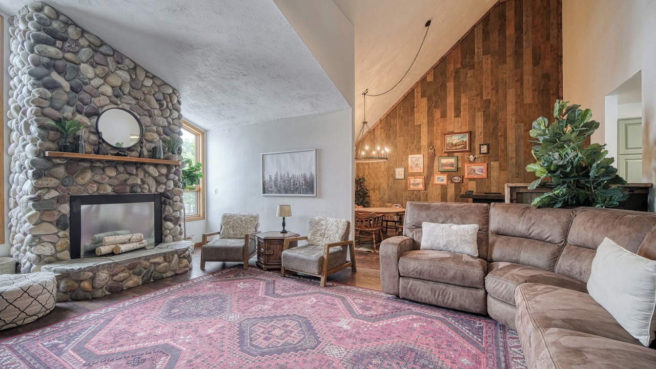 Photo of Livingroom in Island Park