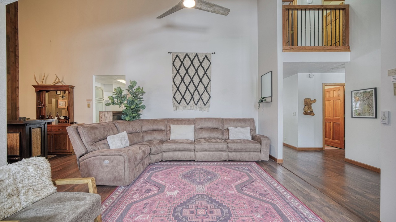 Photo of Livingroom in Island Park