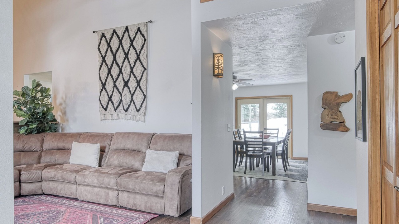 Photo of Livingroom in Island Park