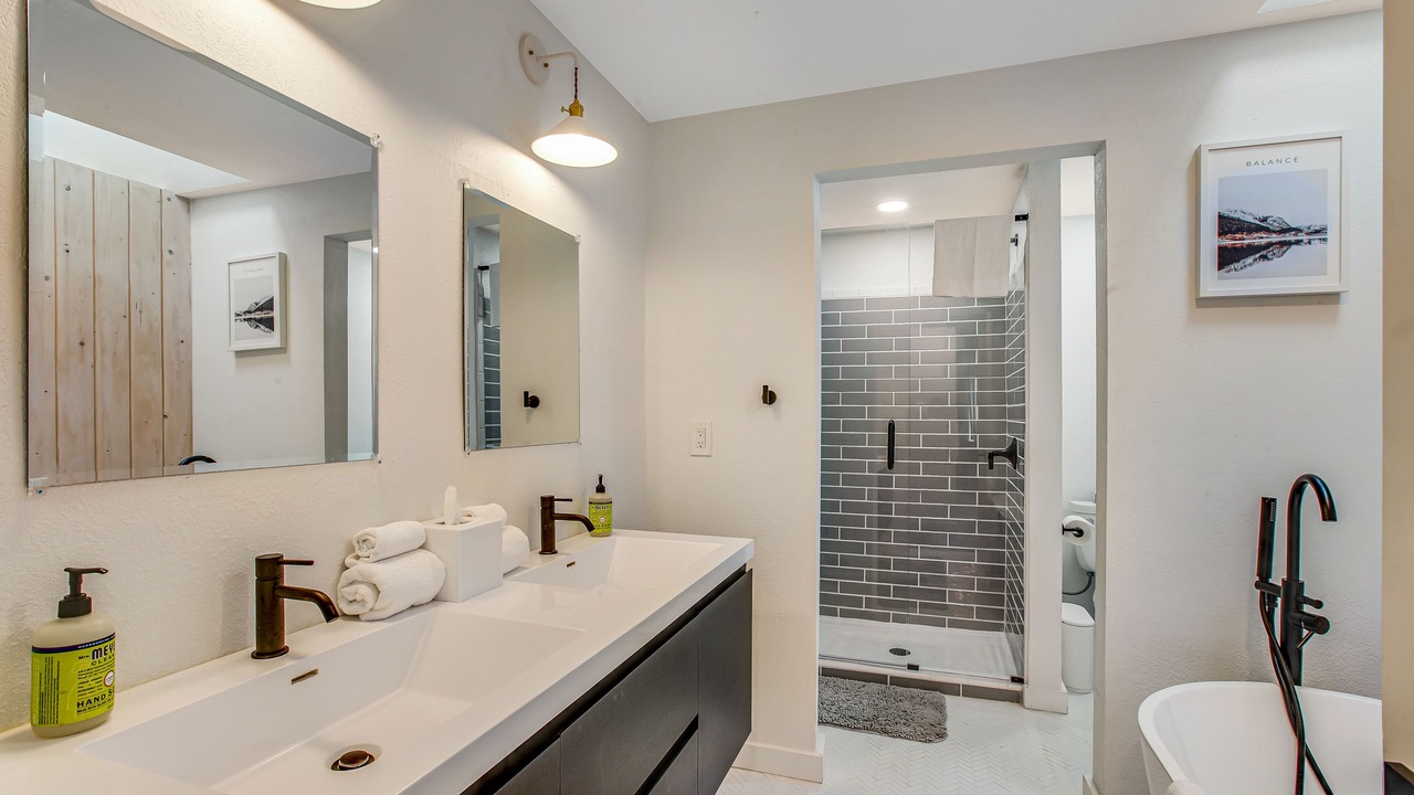 Photo of Bathroom in Anderson Island