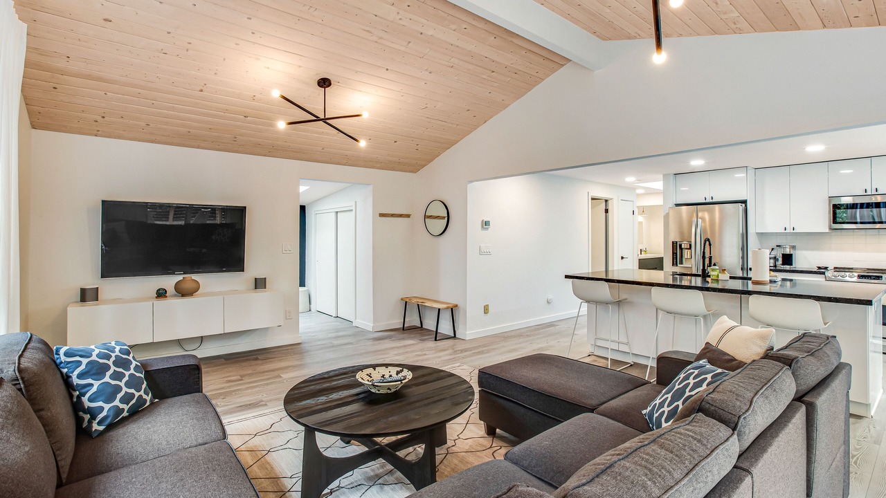 Photo of Livingroom in Anderson Island