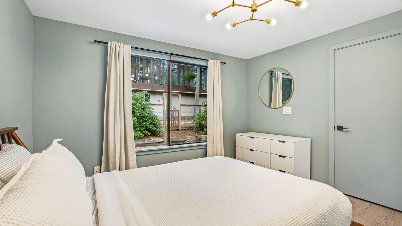 Photo of Bedroom in Anderson Island