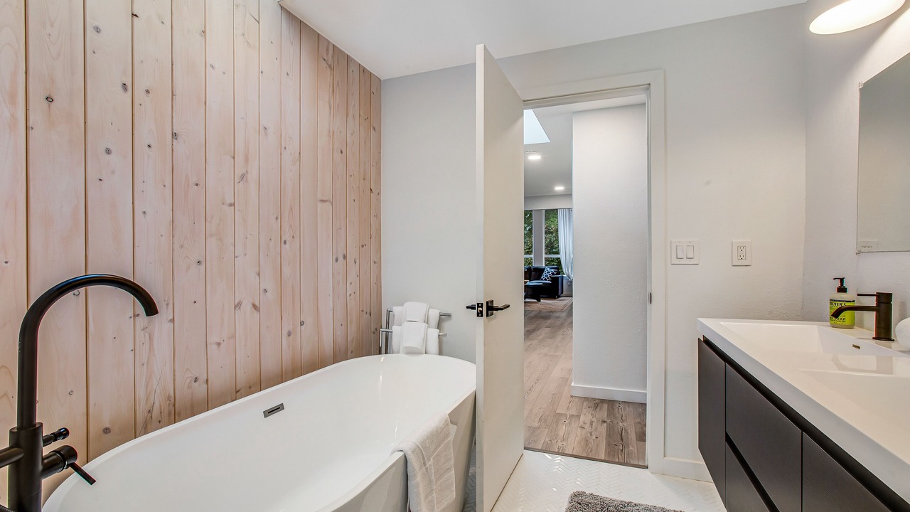 Photo of Bathroom in Anderson Island