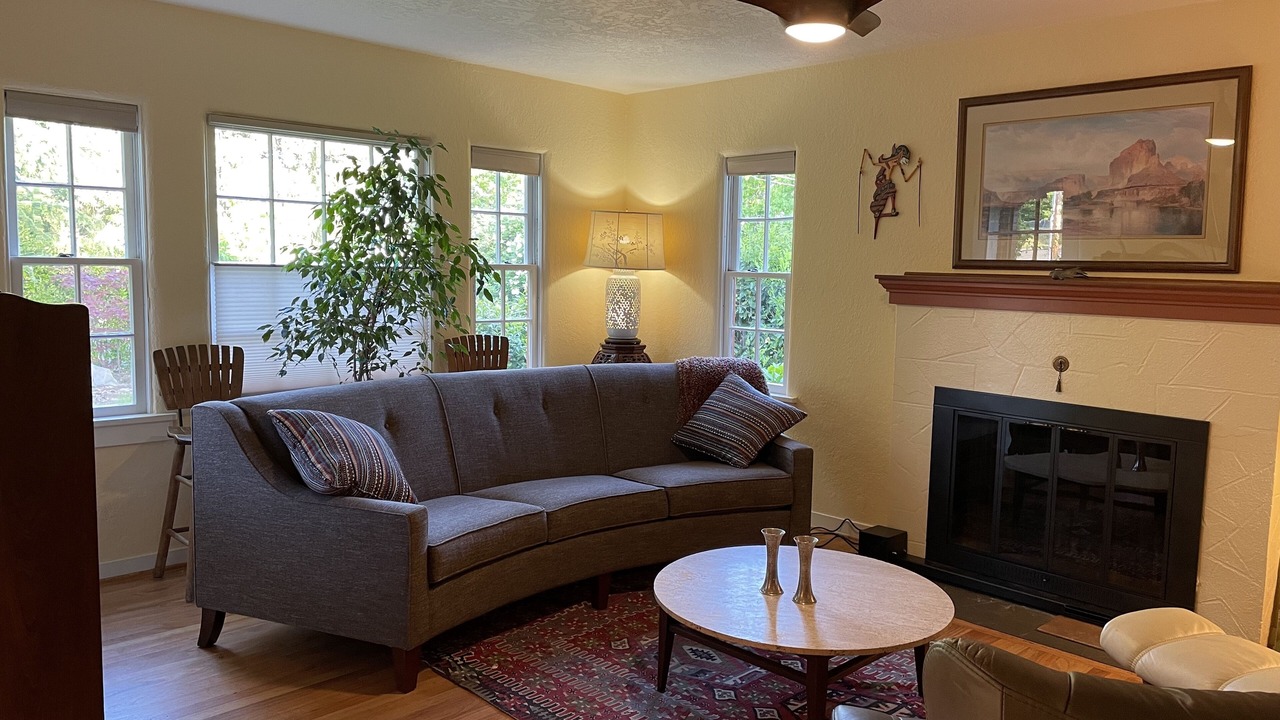 Photo of Livingroom in Corvallis