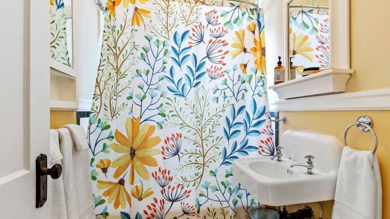 Photo of Bathroom in Alphabet Historic District