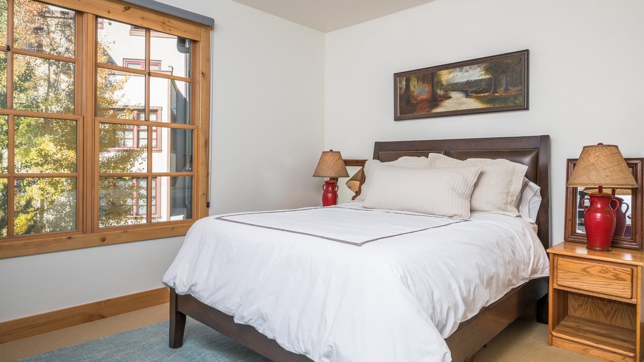 Photo of Bedroom in Elkhorn Village