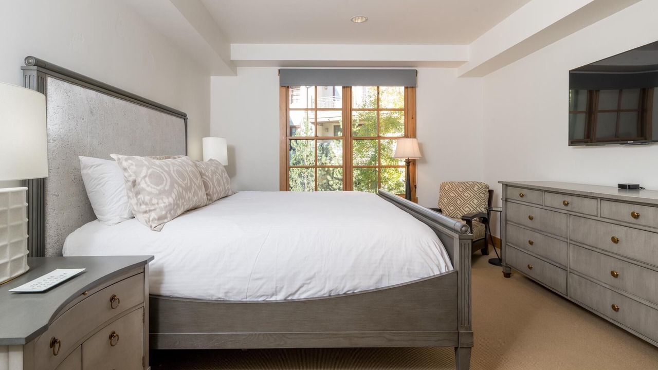 Photo of Bedroom in Elkhorn Village
