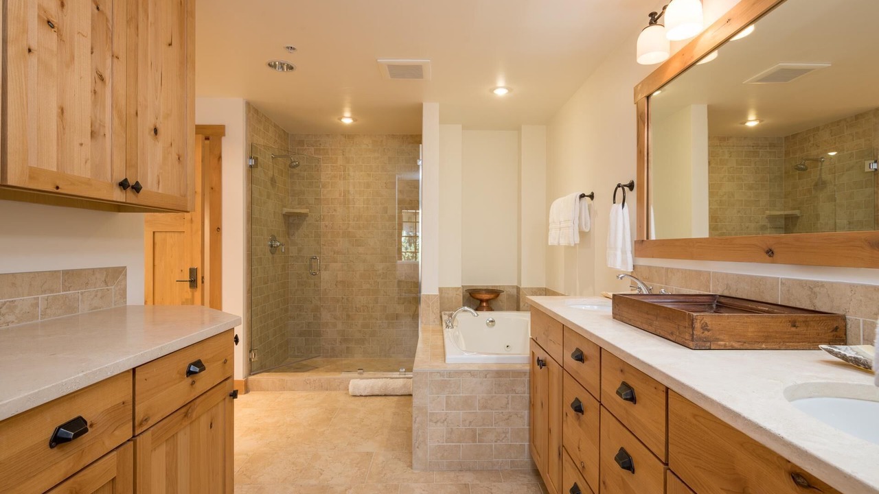 Photo of Bathroom in Elkhorn Village