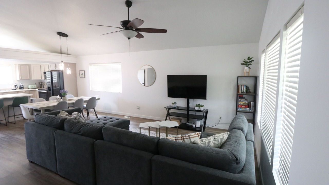 Photo of Livingroom in Draper