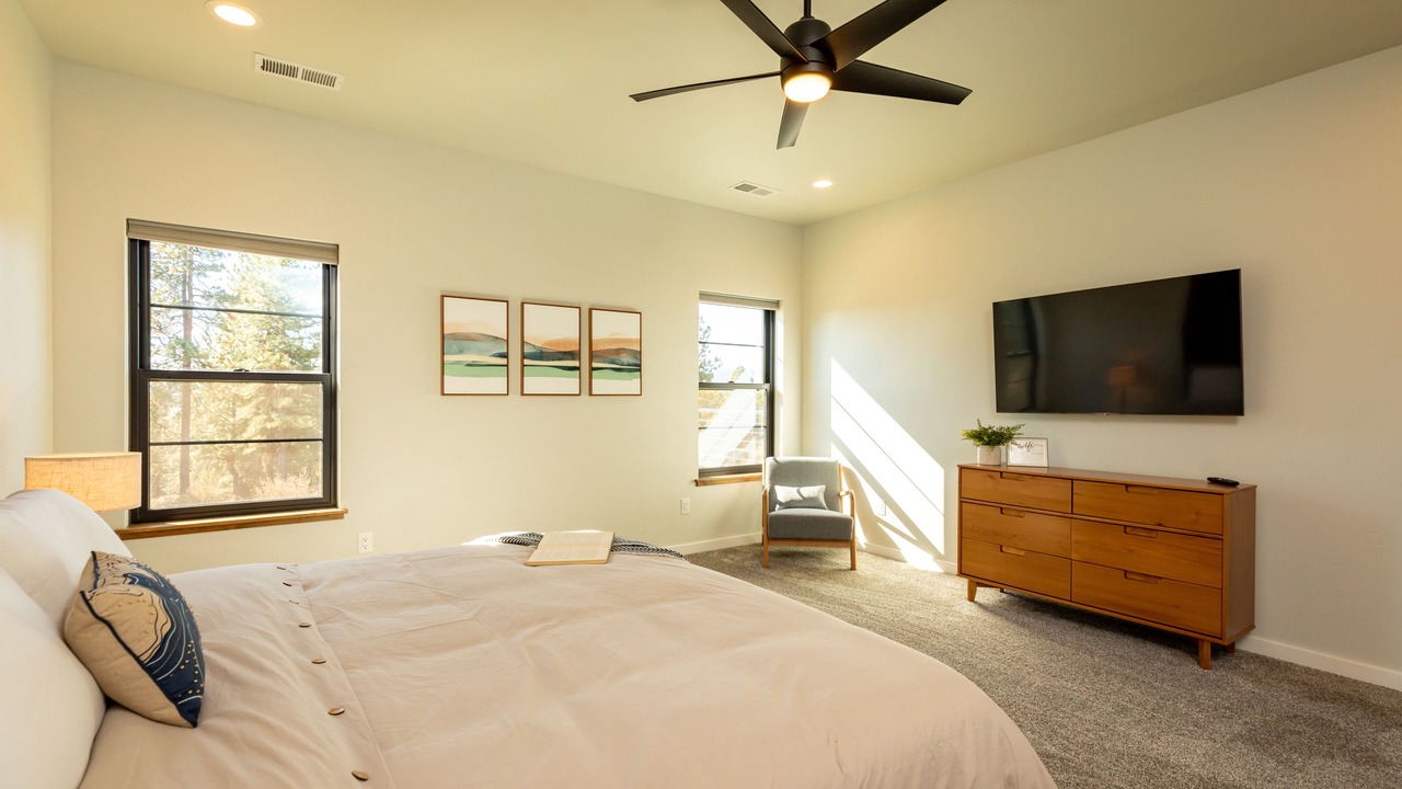Photo of Bedroom in Klamath Falls