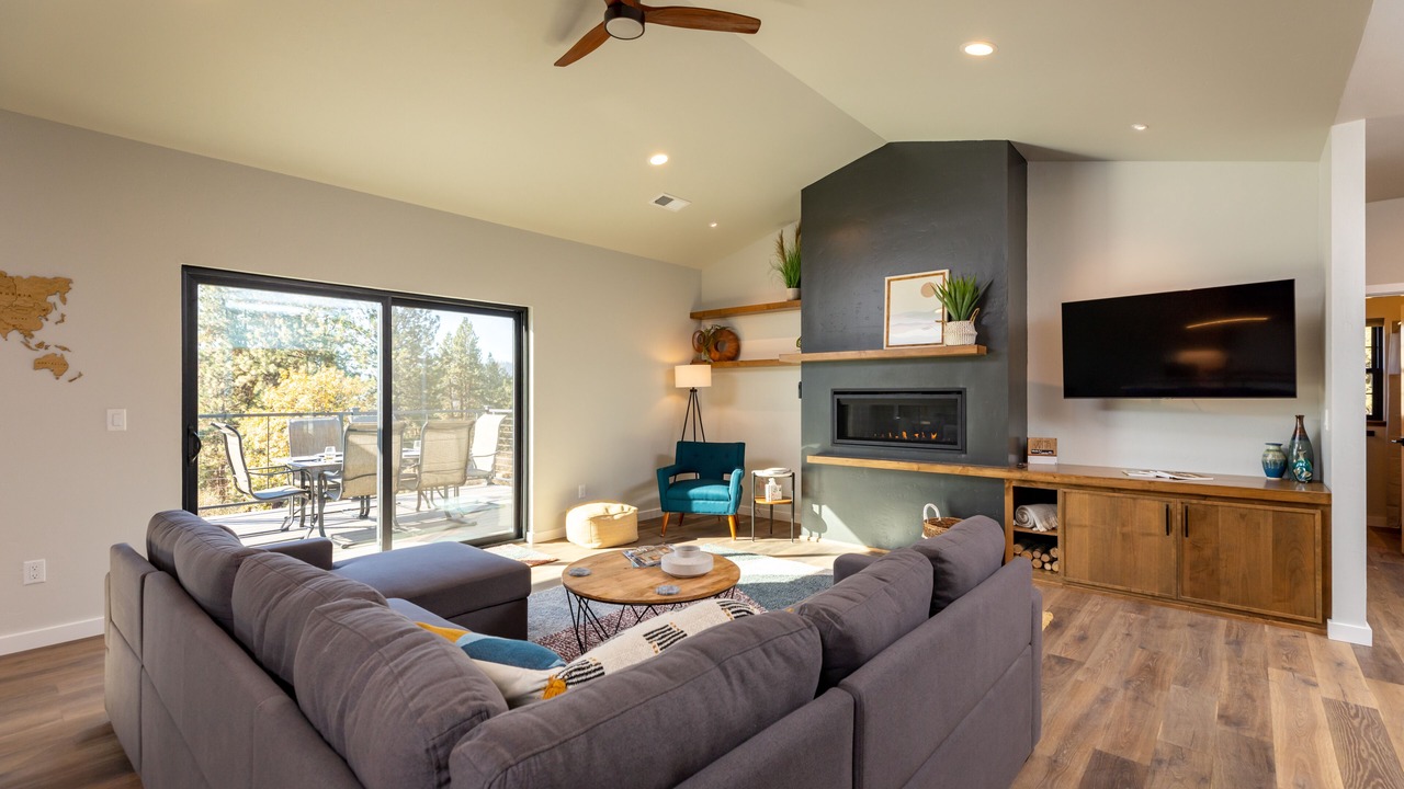 Photo of Livingroom in Klamath Falls
