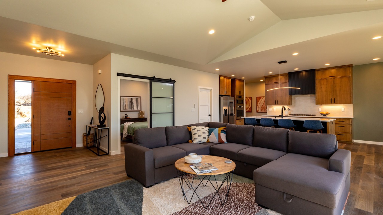 Photo of Livingroom in Klamath Falls