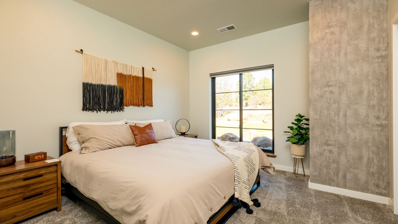 Photo of Bedroom in Klamath Falls