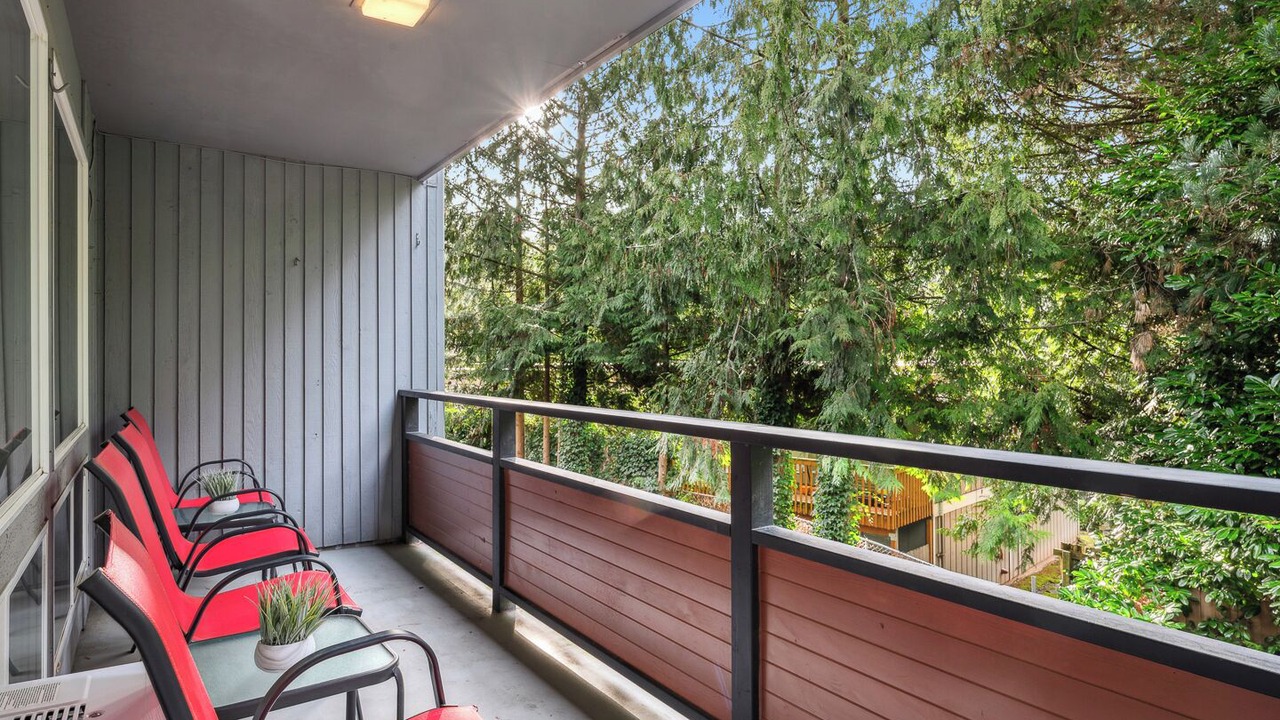 Photo of Patio Balcony in West Bellevue