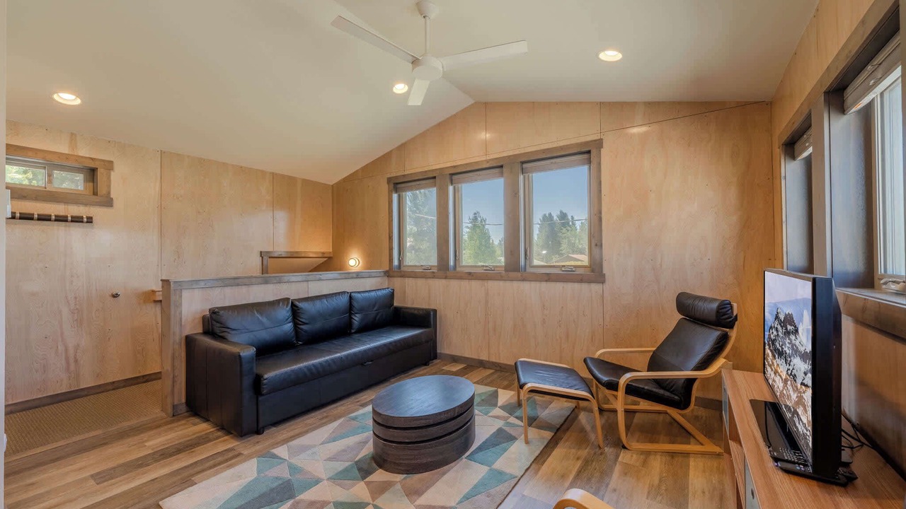 Photo of Livingroom in West Yellowstone