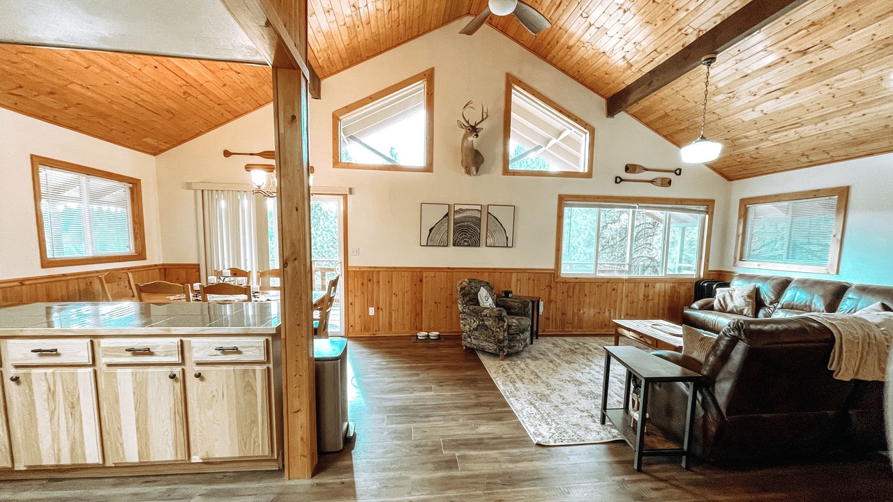 Photo of Bedroom in Garden Valley