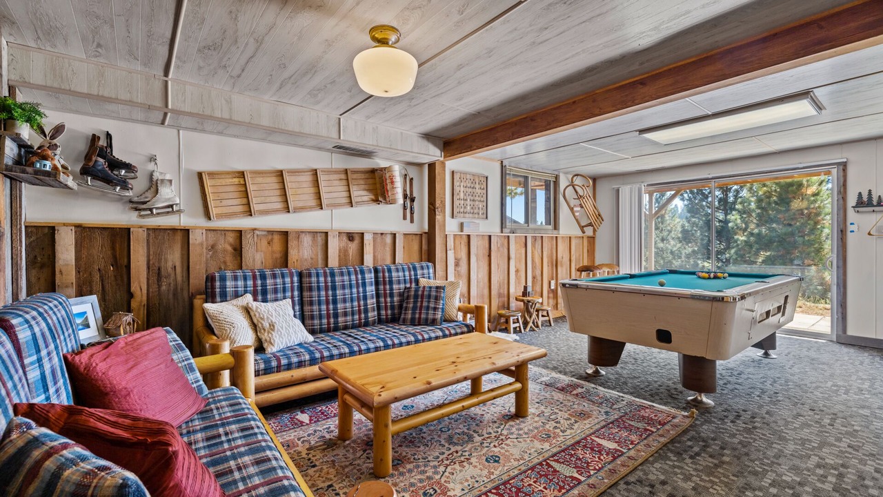 Photo of Livingroom in Garden Valley