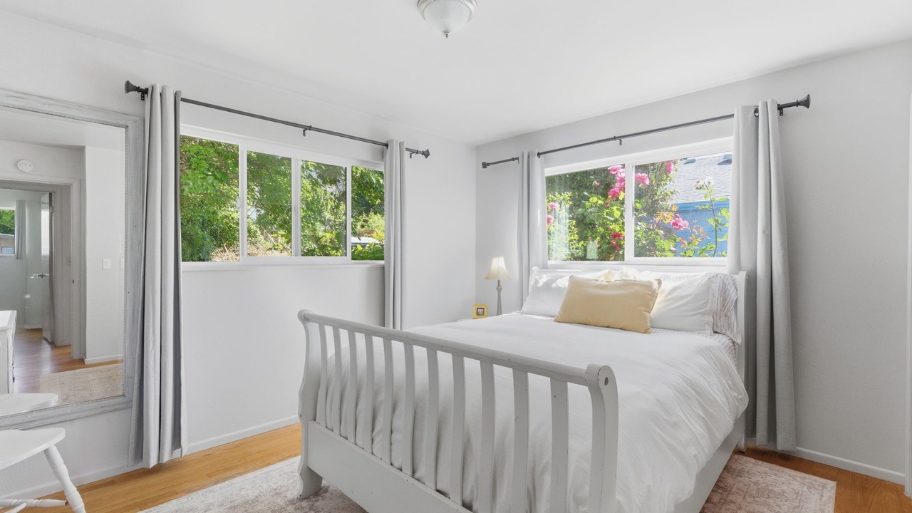 Photo of Bedroom in Grants Pass