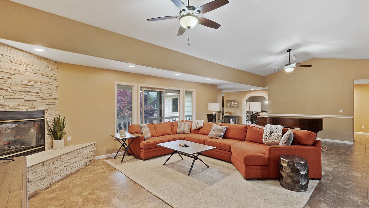 Photo of Livingroom in Medford