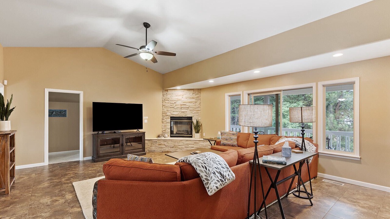 Photo of Livingroom in Medford