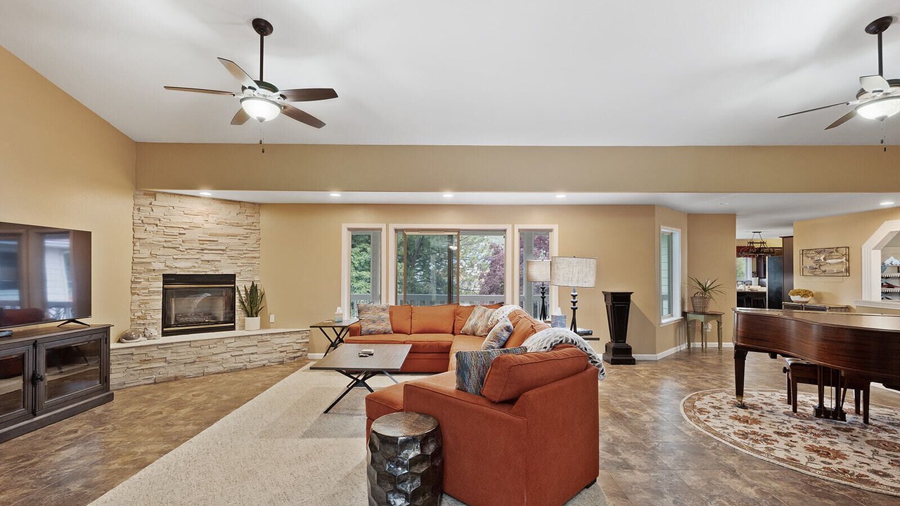 Photo of Livingroom in Medford