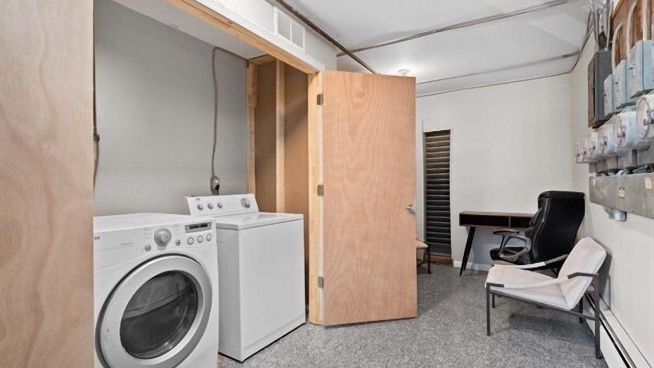Photo of Bedroom in Mount Clemens