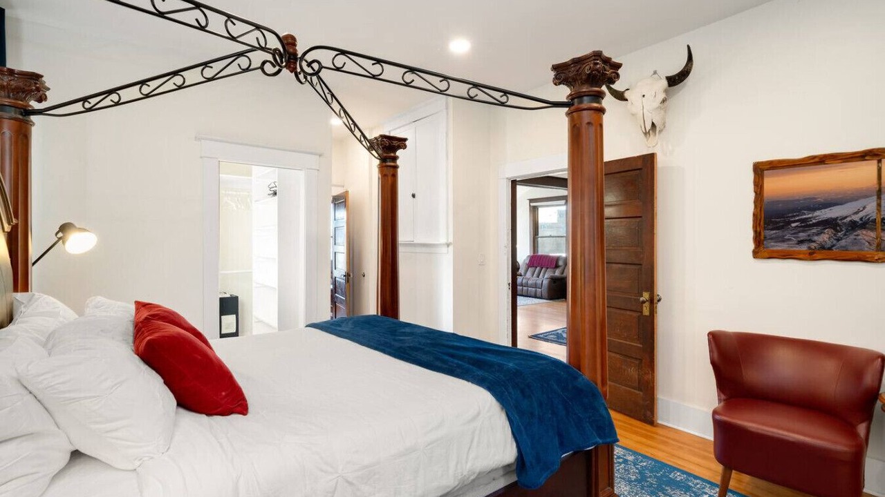 Photo of Bedroom in Sandy