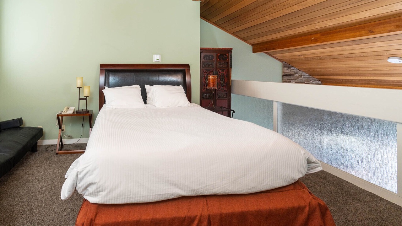 Photo of Bedroom in Bend
