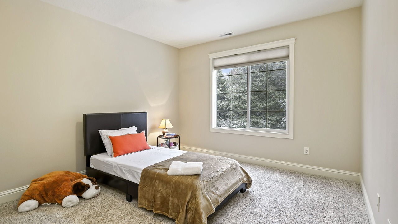 Photo of Bedroom in Eagle