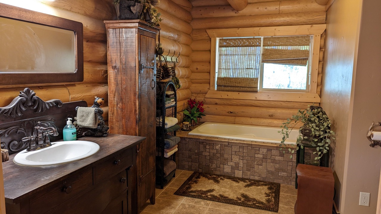 Photo of Bathroom in Thatcher