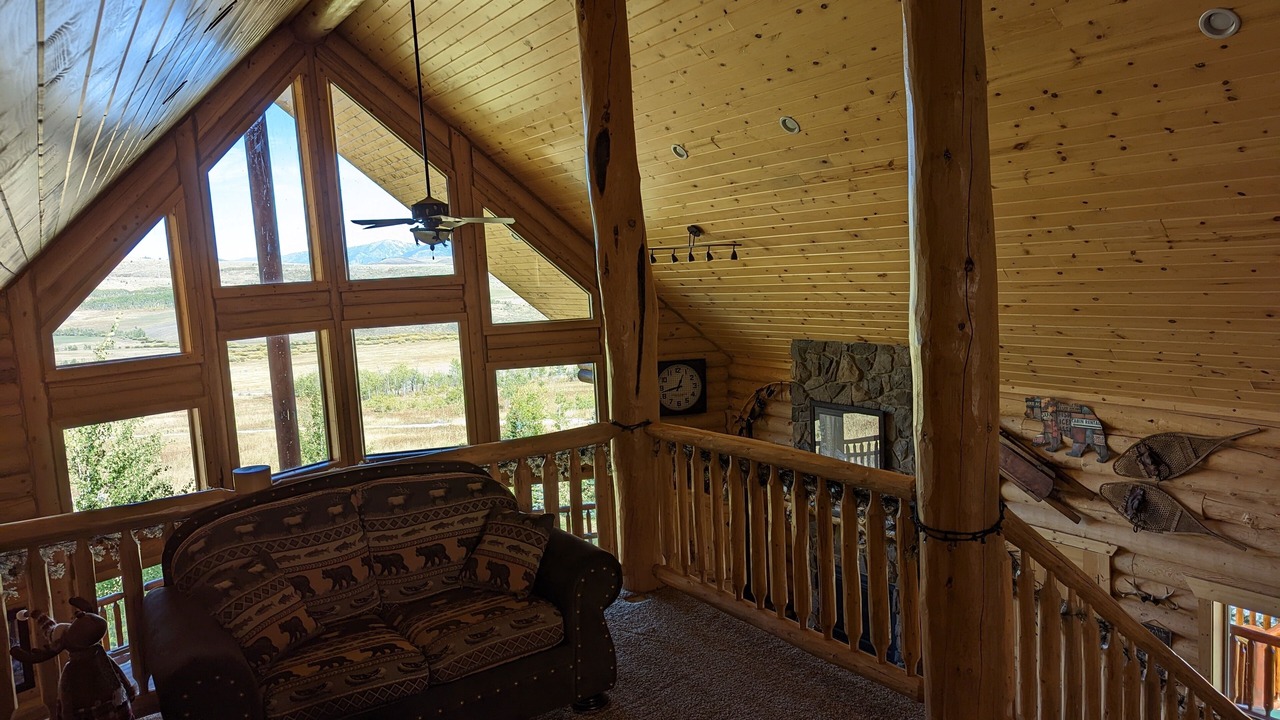 Photo of Livingroom in Thatcher