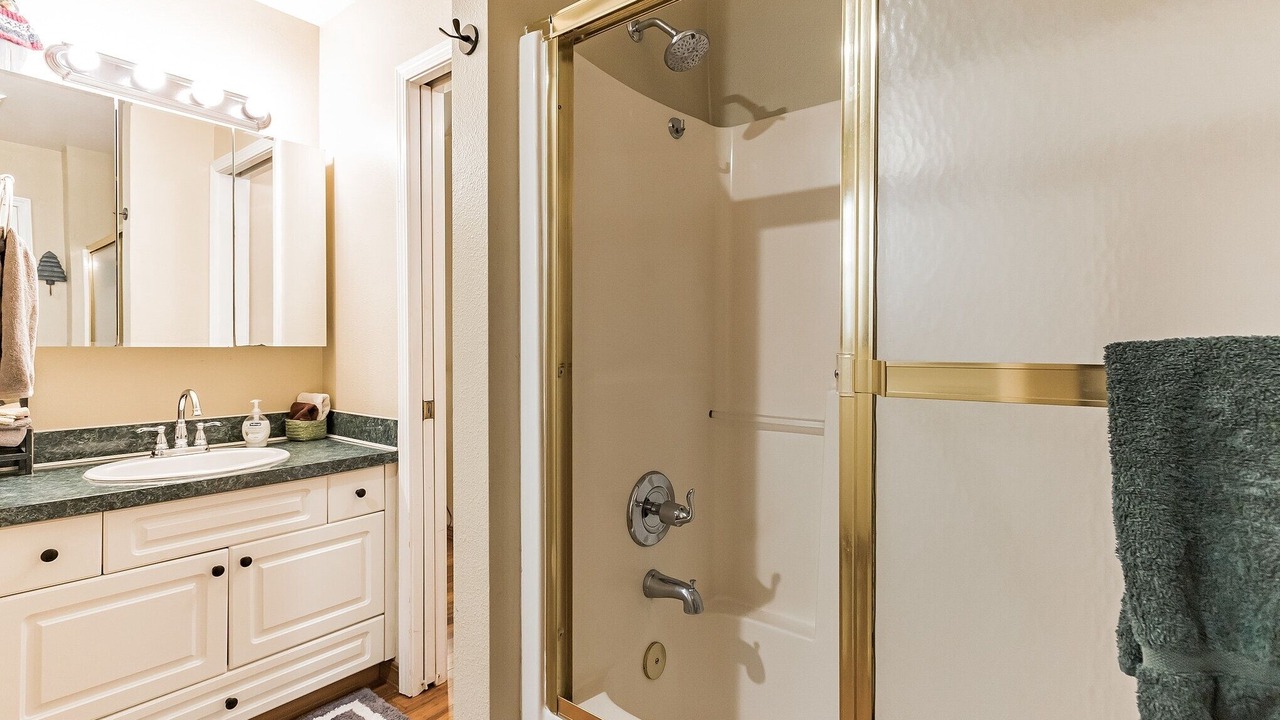 Photo of Bathroom in Enumclaw