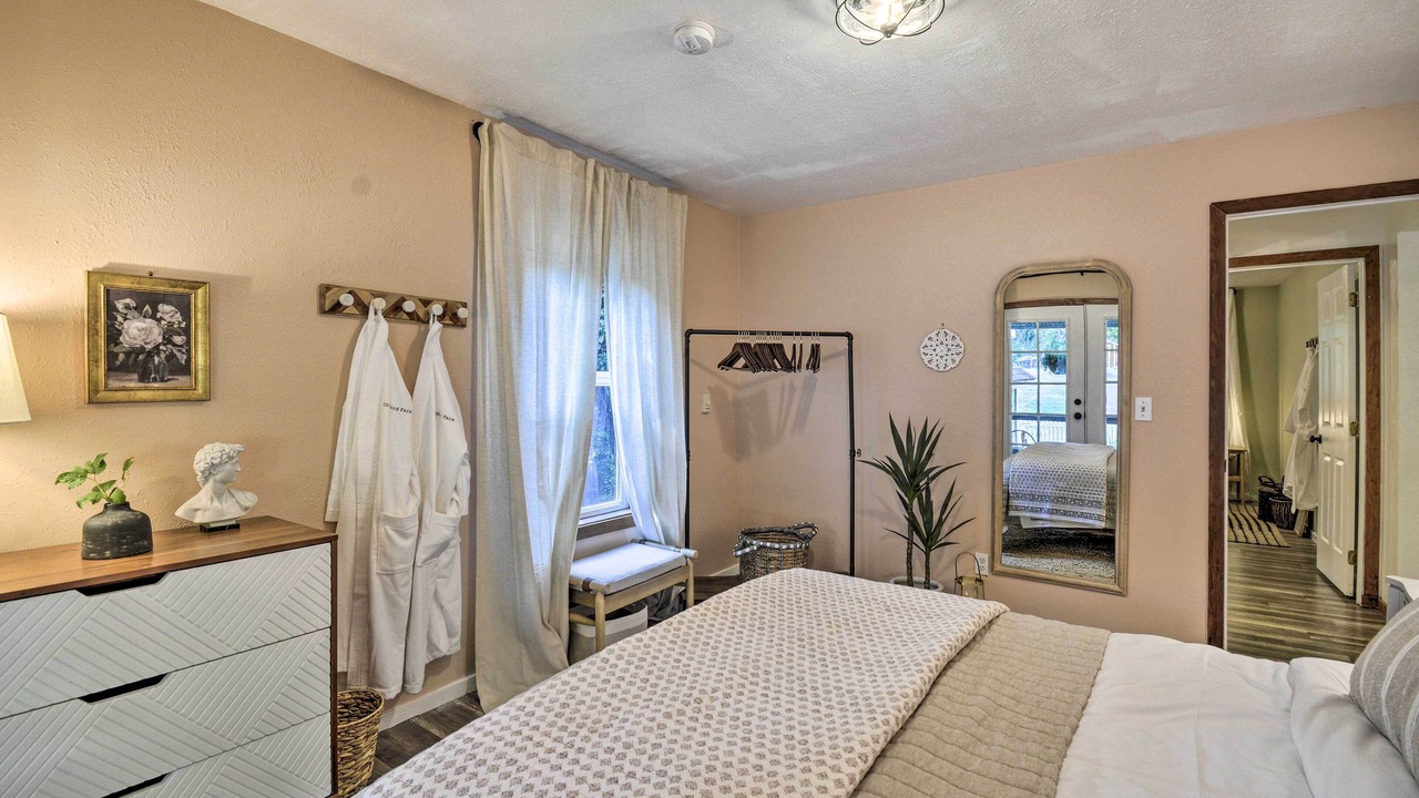 Photo of Bedroom in Lakebay