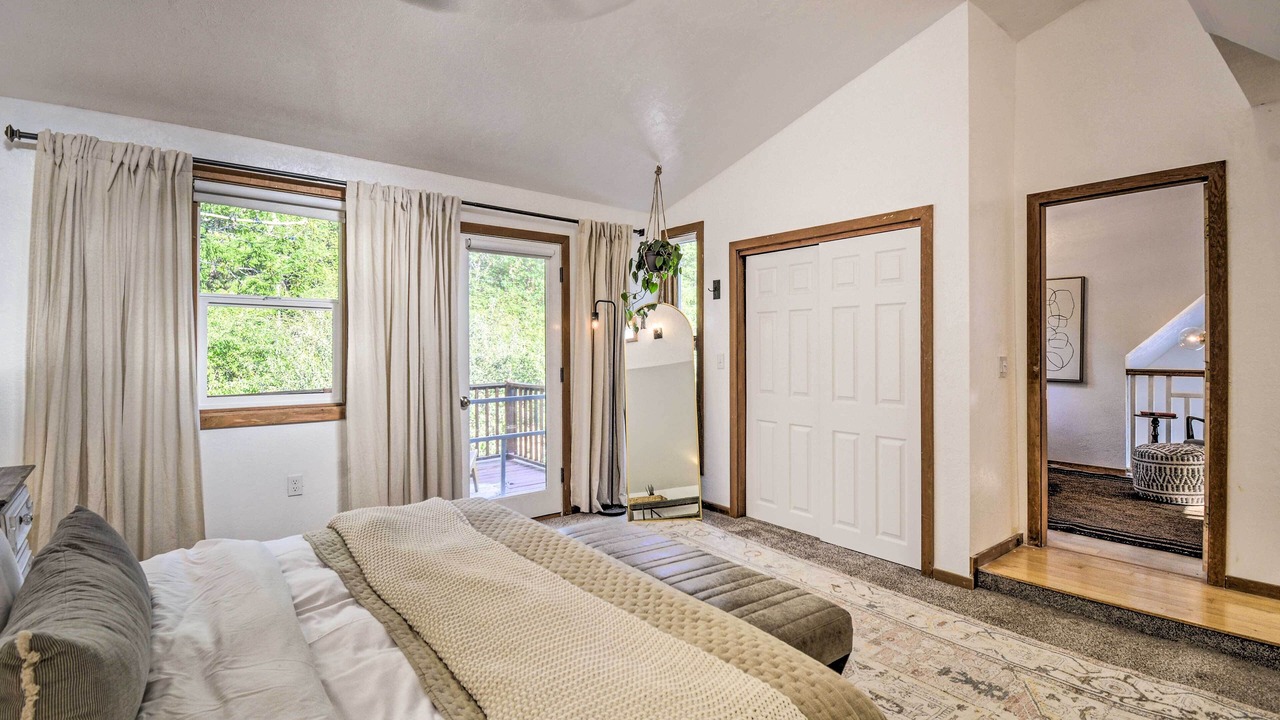 Photo of Bedroom in Lakebay