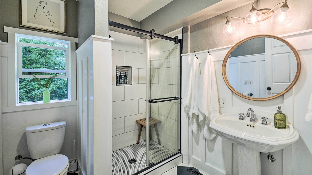 Photo of Bathroom in Lakebay