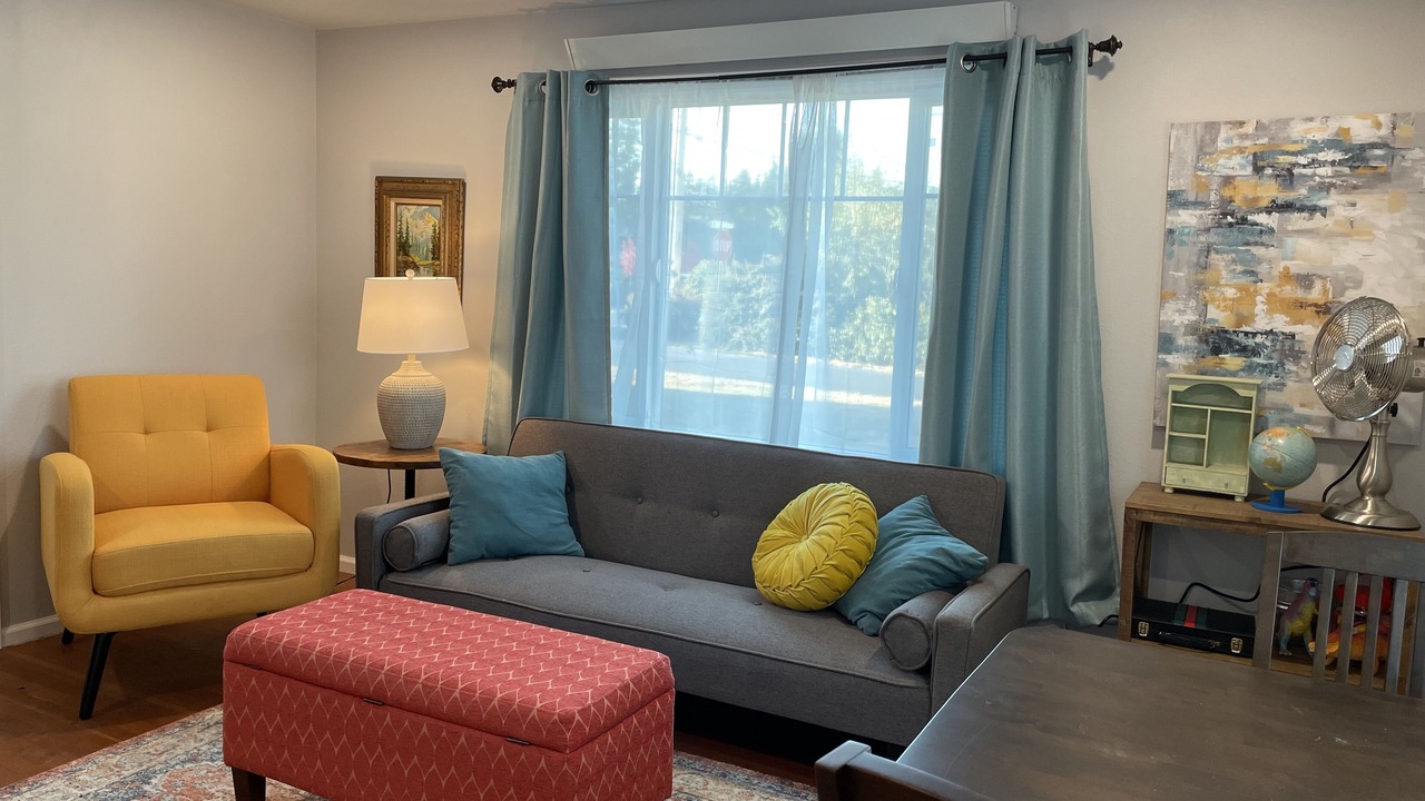 Photo of Livingroom in Langley