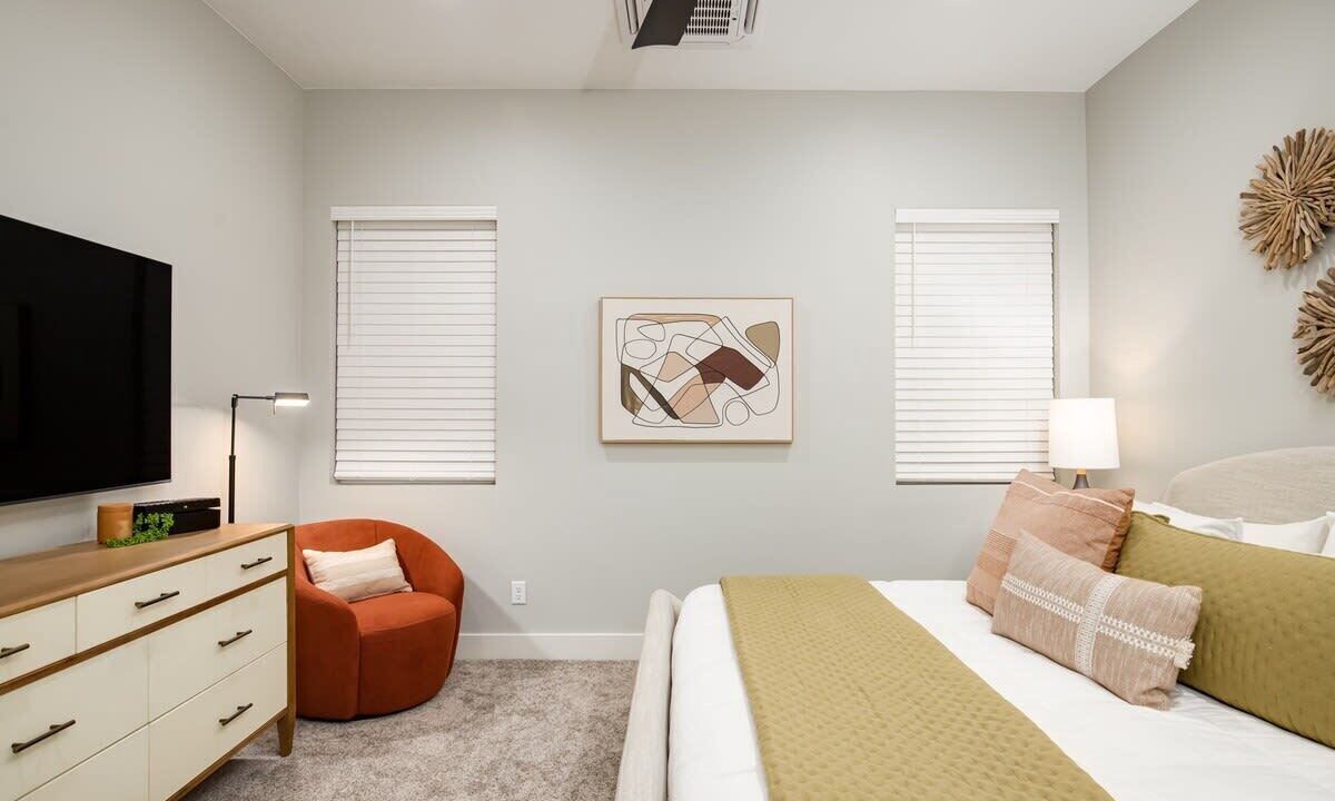 Photo of Bedroom in Hurricane