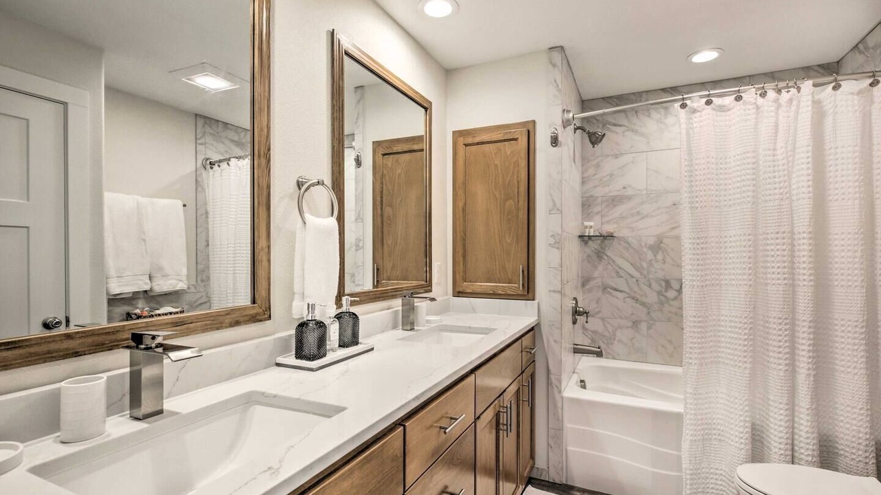 Photo of Bathroom in Depoe Bay