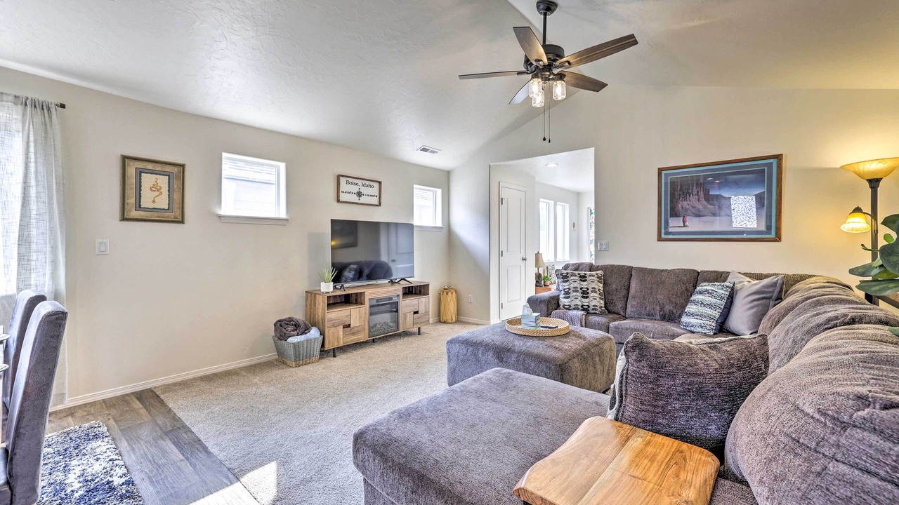 Photo of Livingroom in Southwest Ada County Alliance