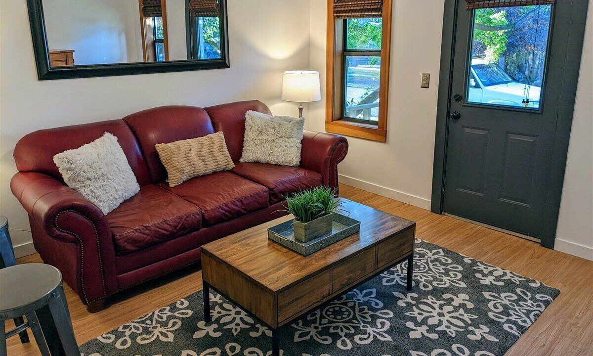 Photo of Livingroom in Old Bend