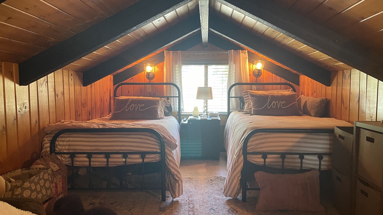 Photo of Bedroom in Elk