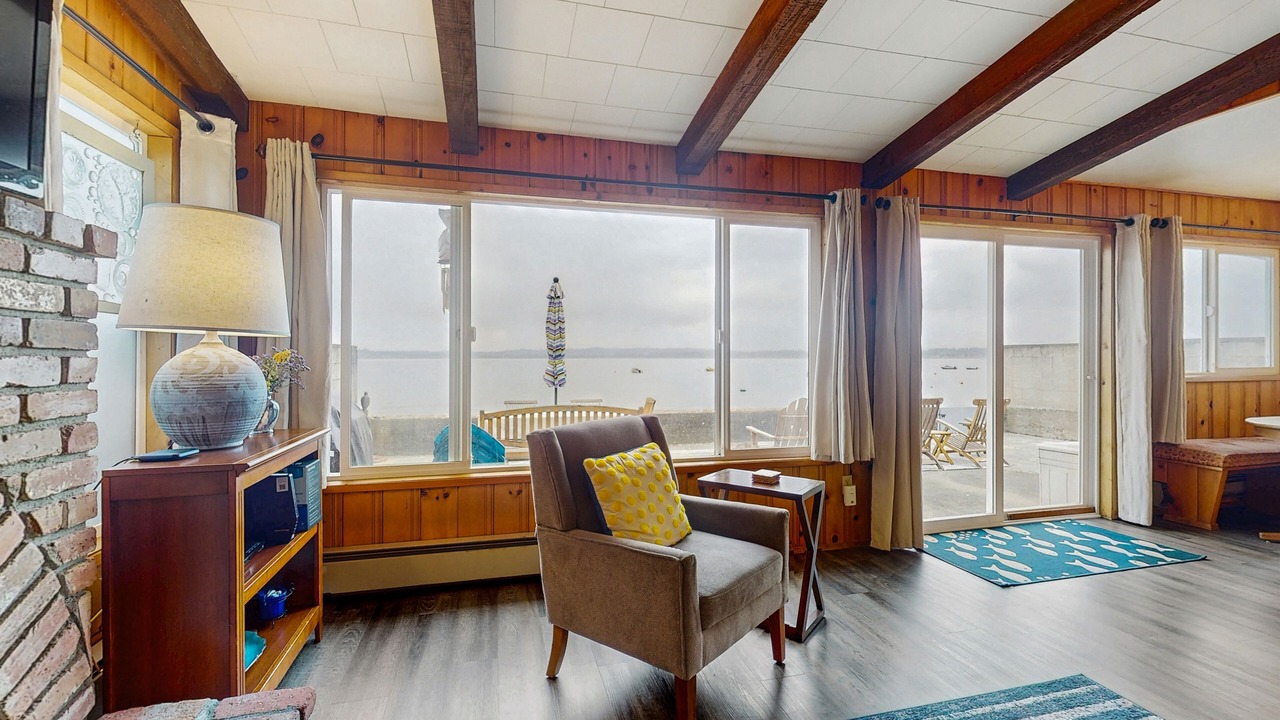 Photo of Livingroom in Birch Bay