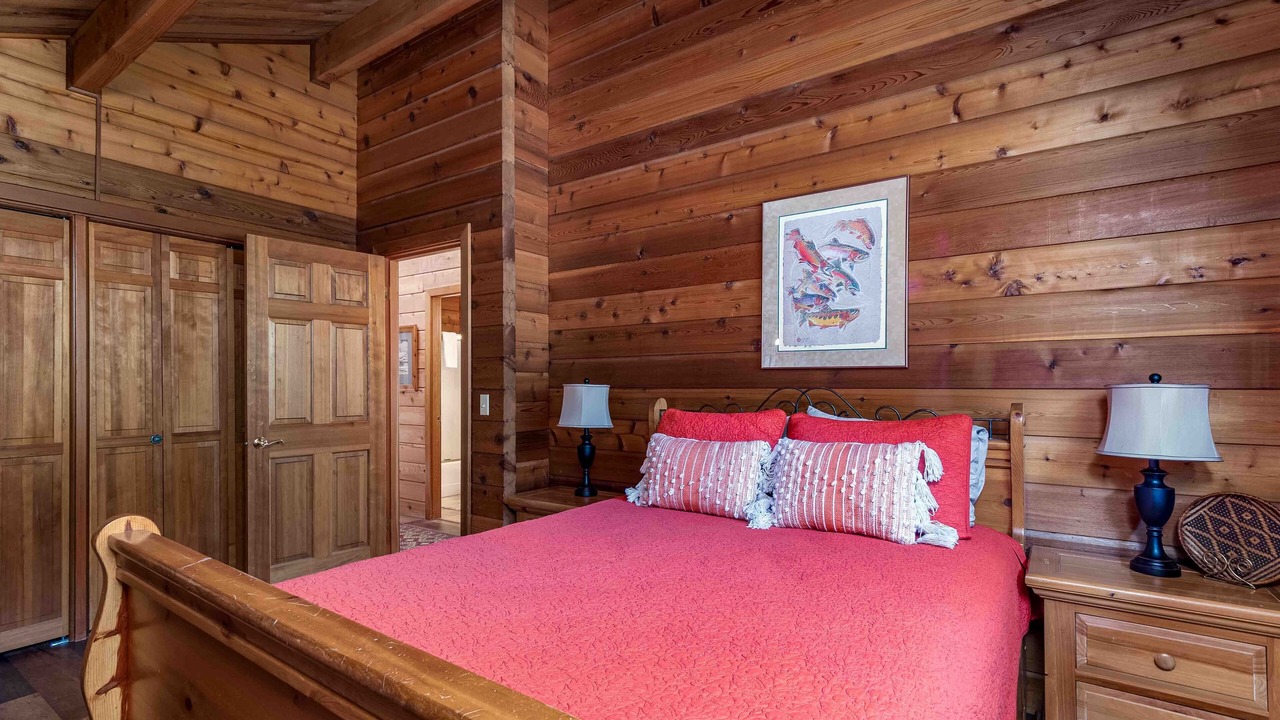 Photo of Bedroom in Sunriver