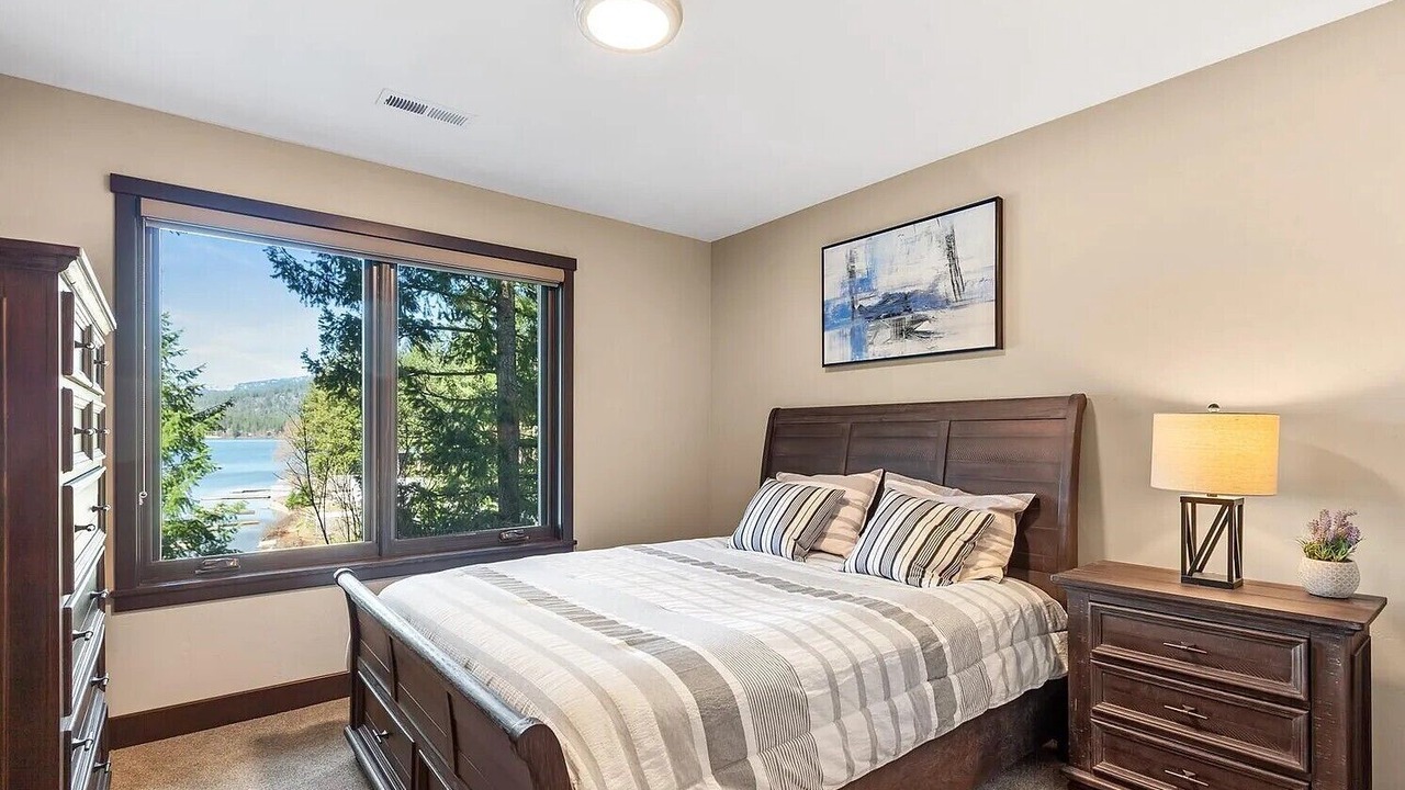 Photo of Bedroom in Spirit Lake