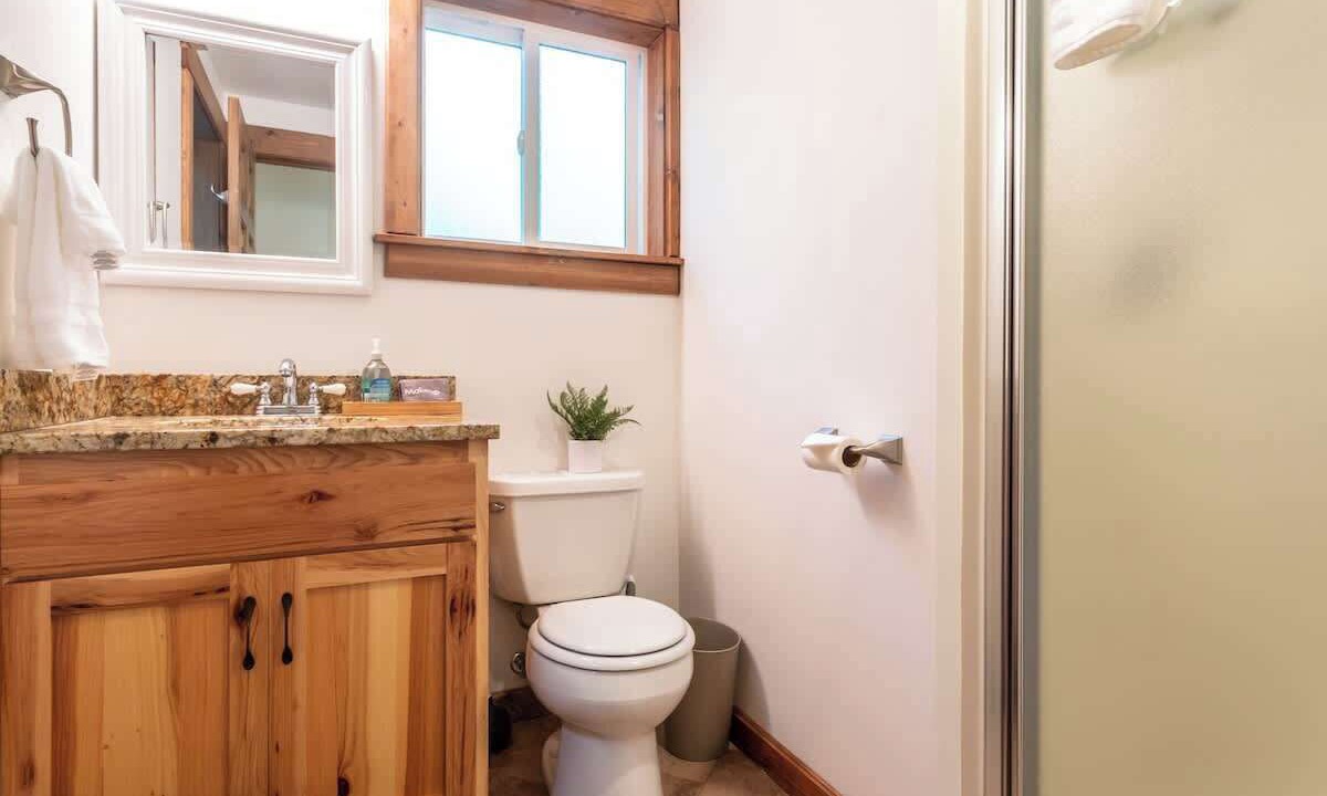 Photo of Bathroom in Glacier