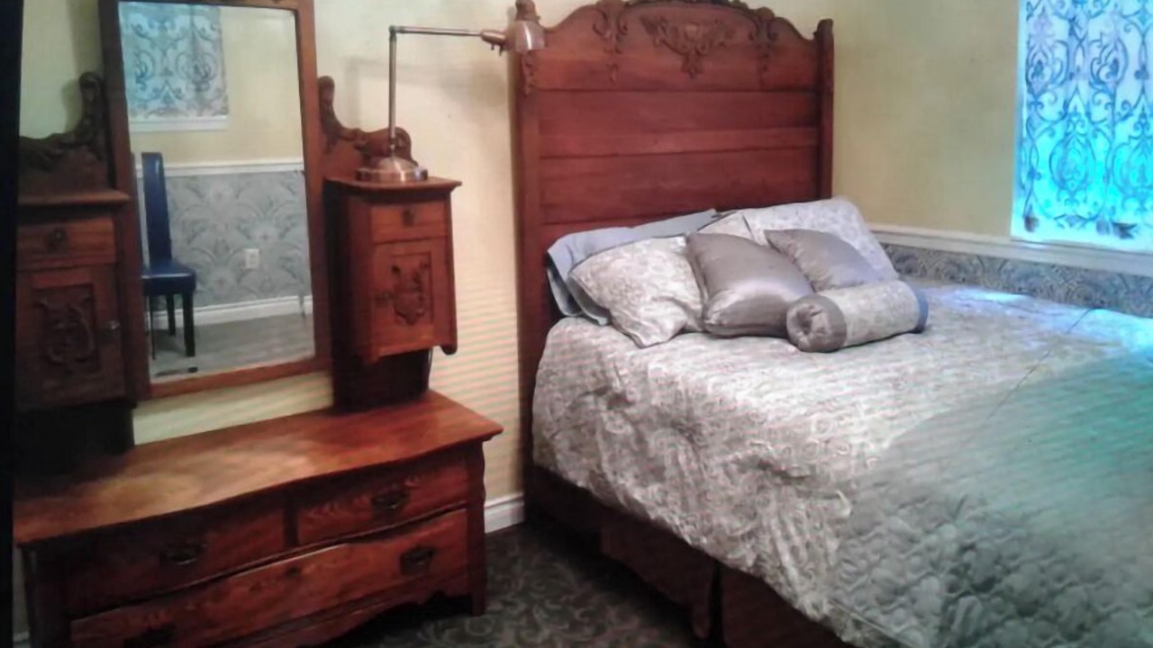 Photo of Bedroom in Clinton