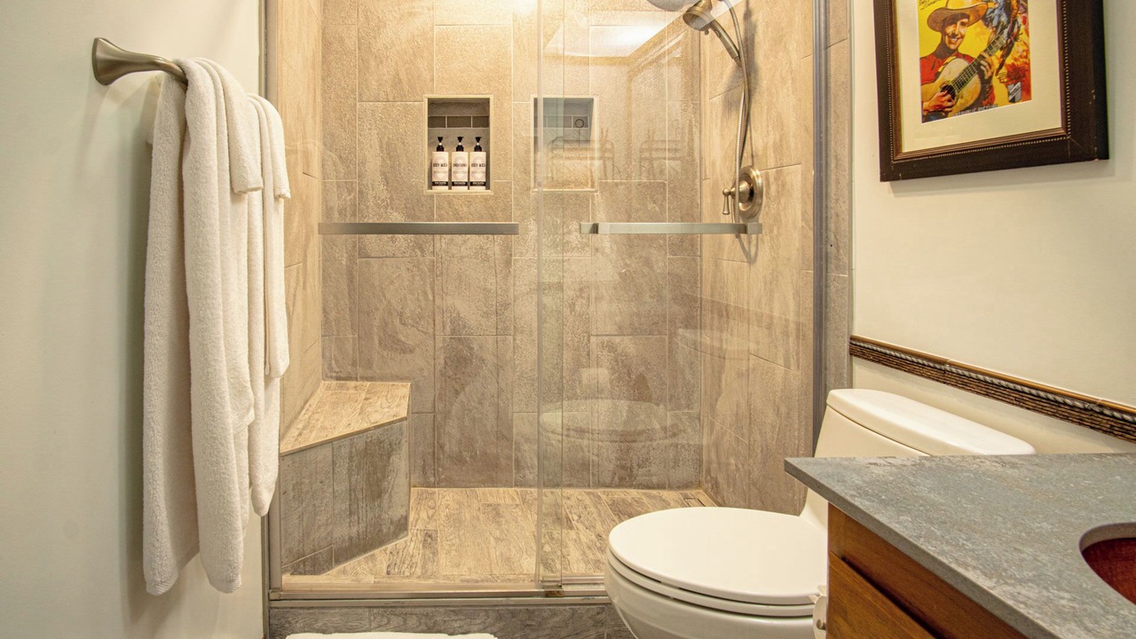 Photo of Bathroom in Elkhorn Village